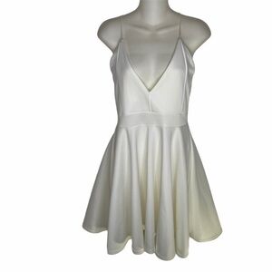NWT Boohoo deep V, strappy ivory skater dress